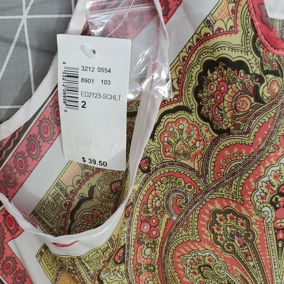 NWT High neck top - Picture 6 of 7